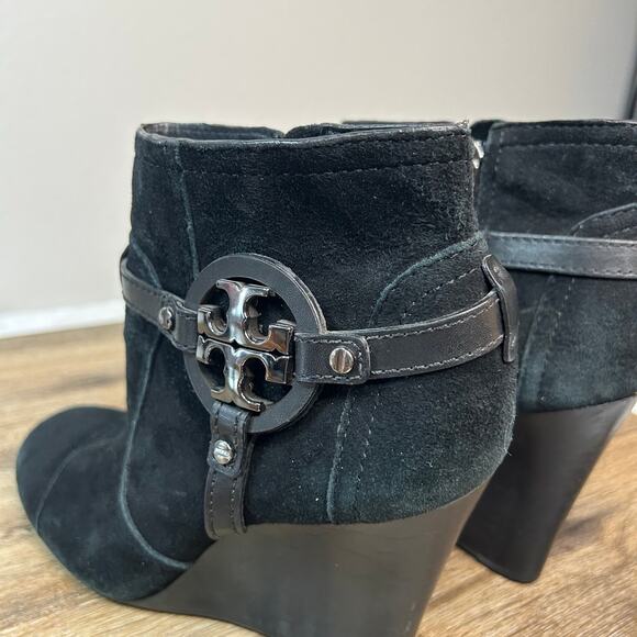 Tory Burch Aaden Women's Ankle Boots Black Suede Harness Logo Emblem Wedge - Picture 8 of 10